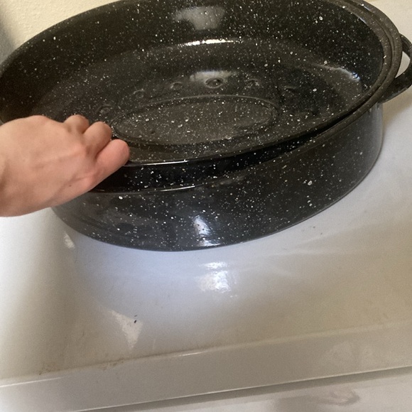 16 inch pot with lid and handles - Not Threshold brand - Picture 7 of 8